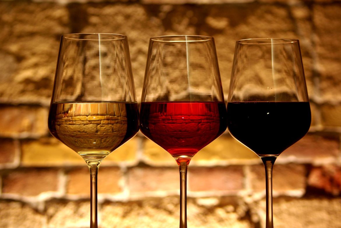 A friss évjáratú borokat értékelte az új egri borverseny