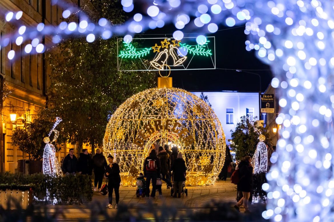 Jégdiszkó, karácsonyi pulcsis futás és meseváros is lesz a Debreceni Adventen